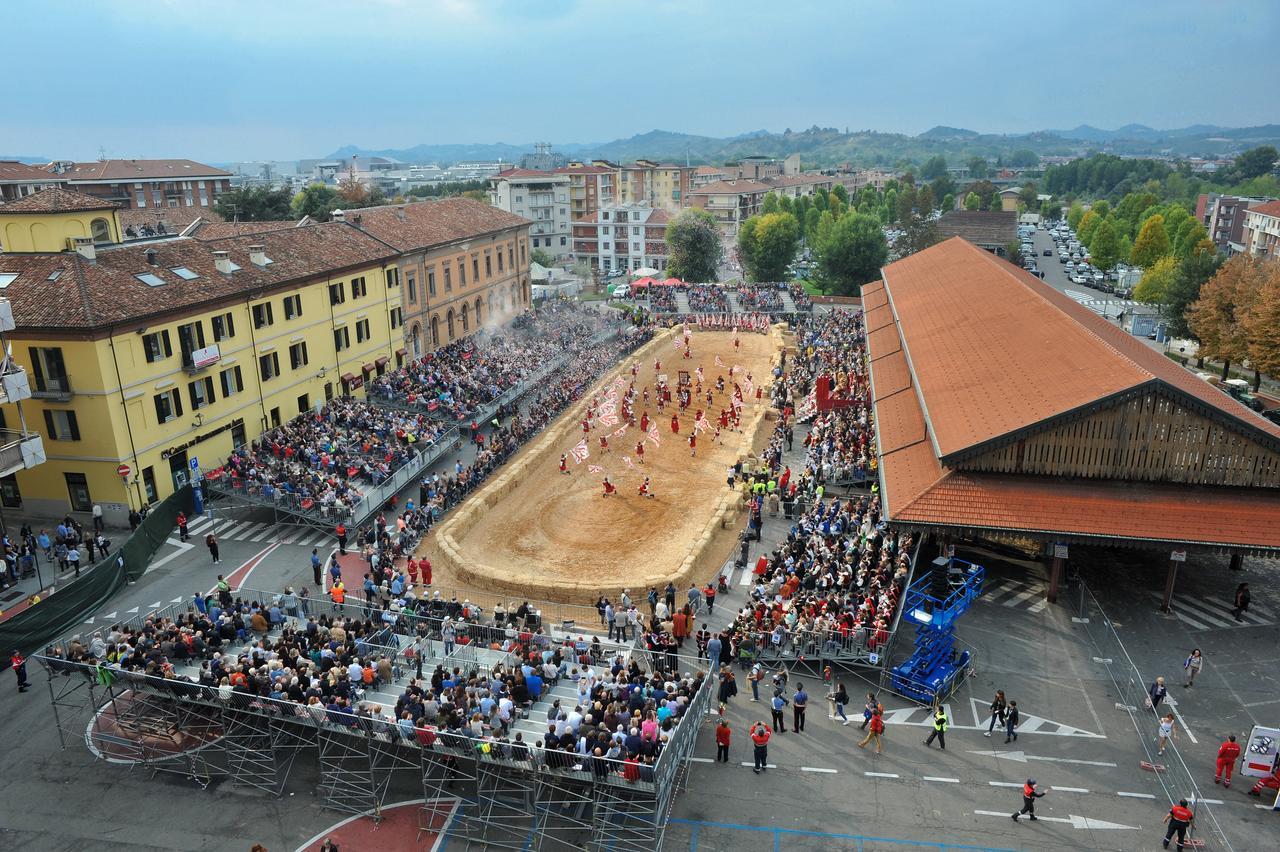 Angolo Divino Alba  Esterno foto